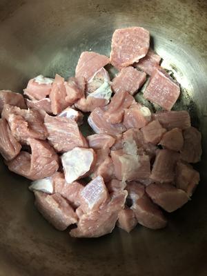 黑椒杏鲍菇牛肉粒的做法 步骤1