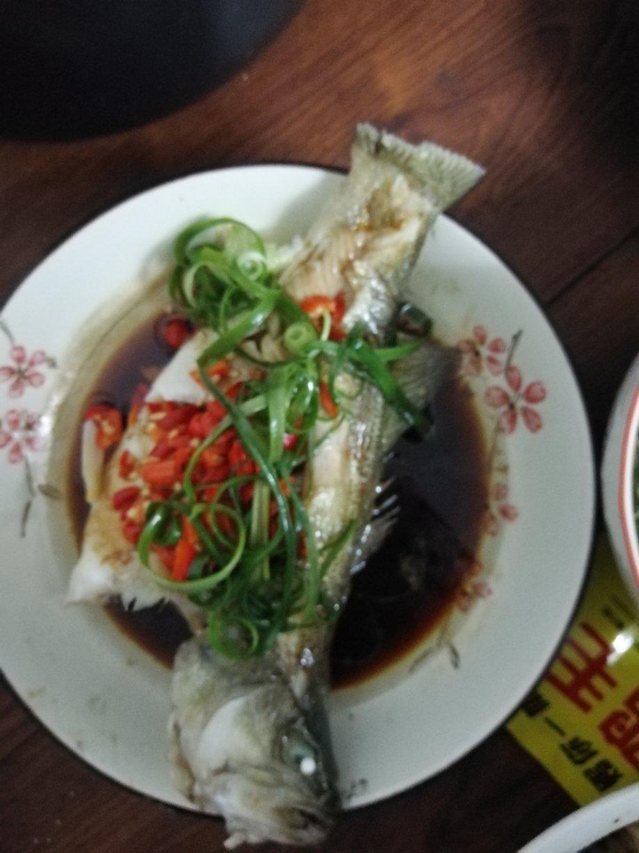 清蒸鲈鱼，三步搞定！