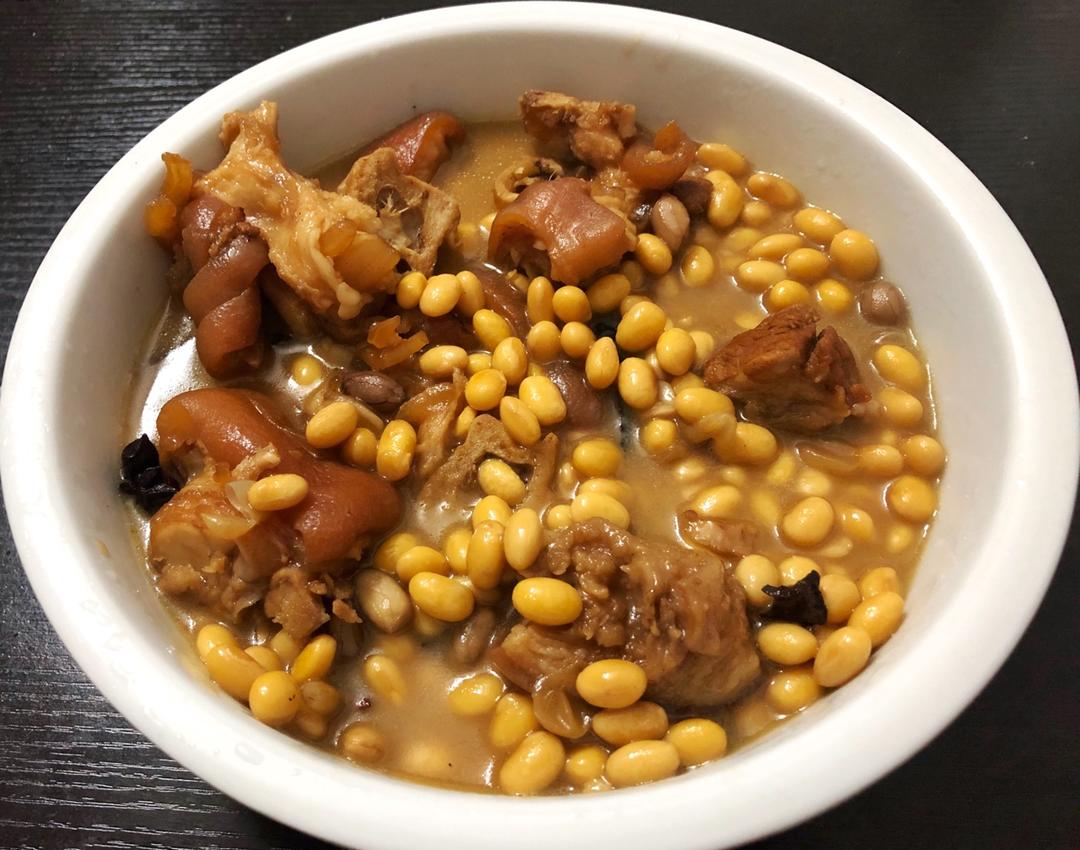 kuensau做的黄豆炖猪蹄儿
