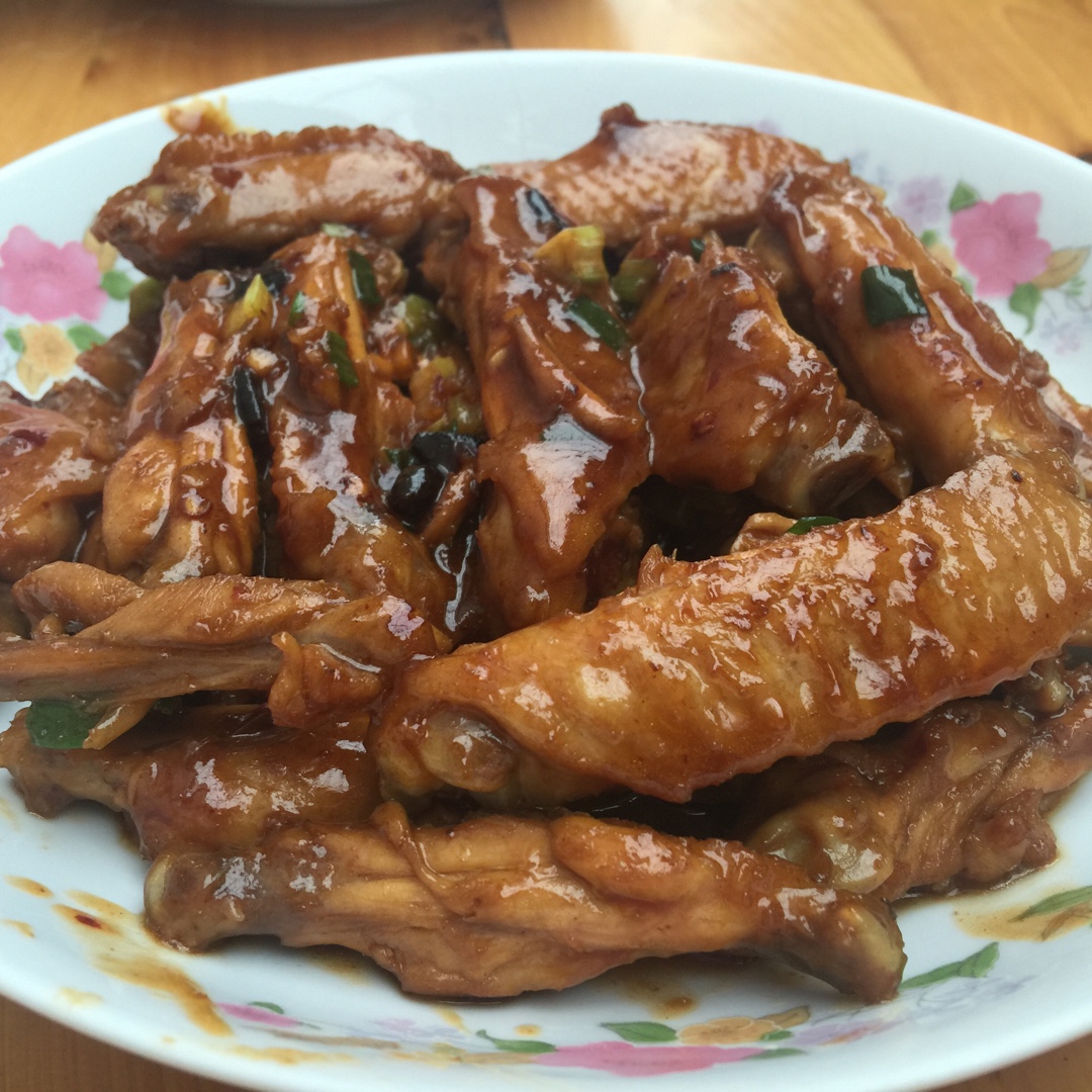 吮指鸡翅