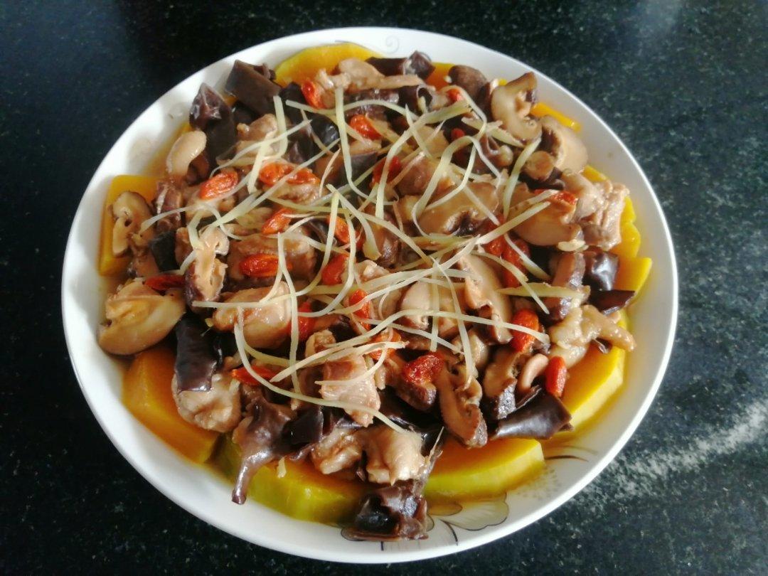 香菇黑木耳蒸鸡