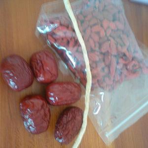 红枣枸杞桂圆汤女人补血补气的做法 步骤1