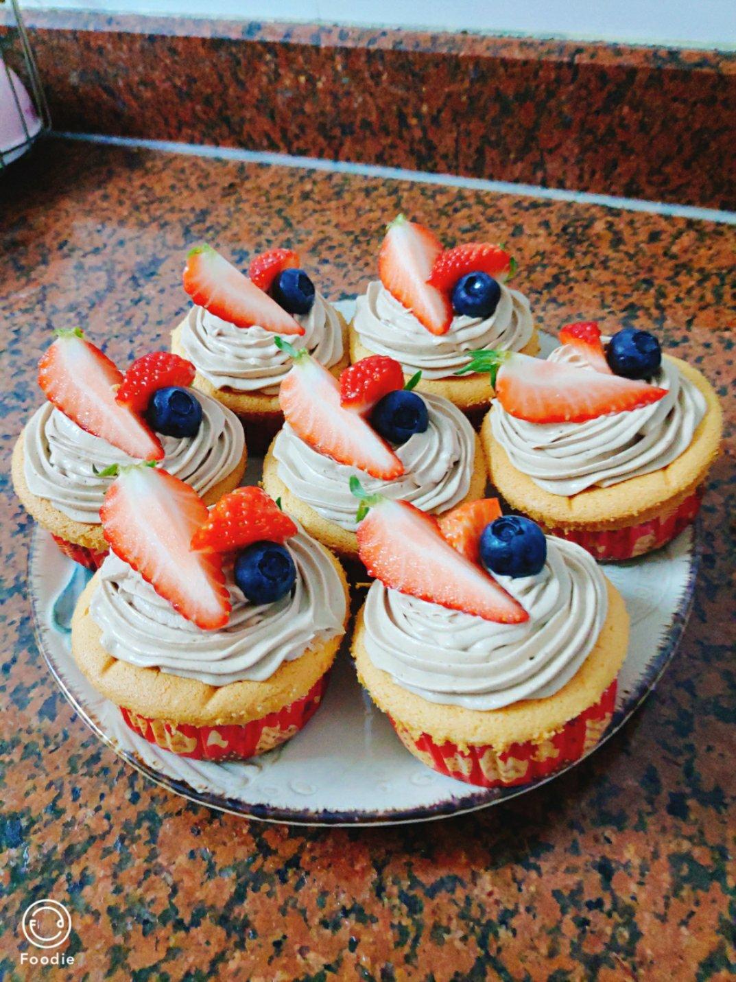 鲜奶油戚风杯子蛋糕（纸杯蛋糕）