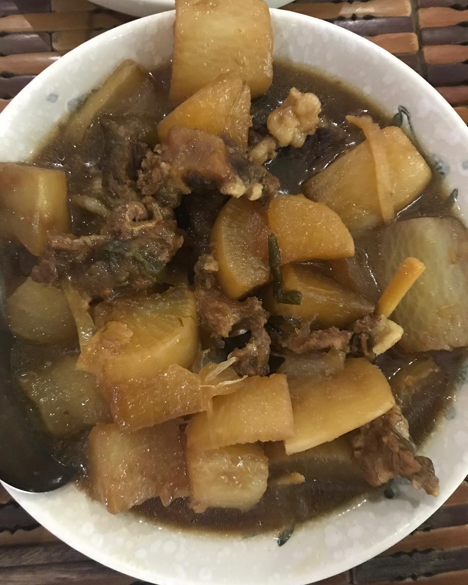 萝卜焖牛腩