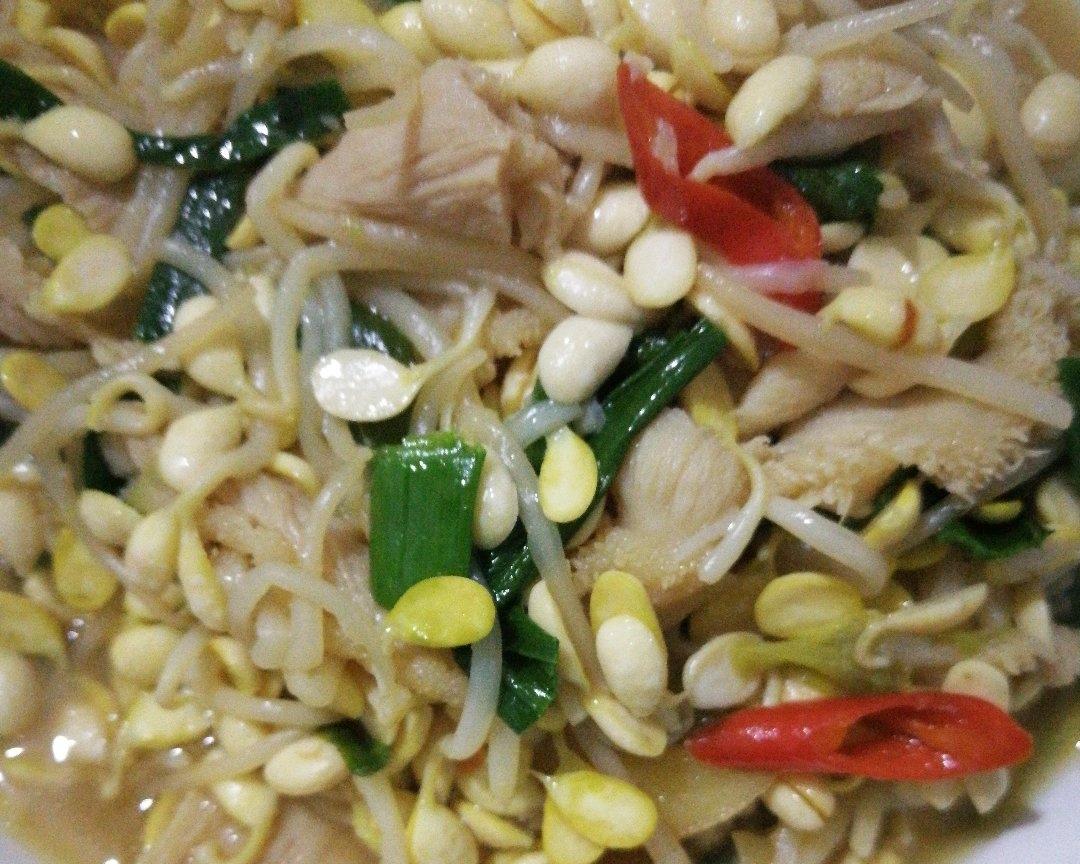 黄豆芽炒牛板肚