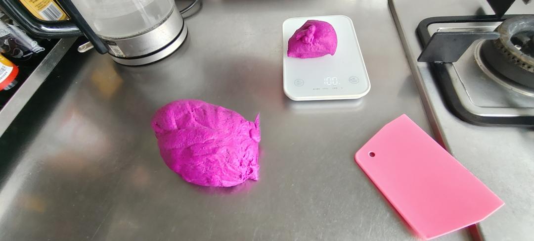 火龙果奶酪软欧包