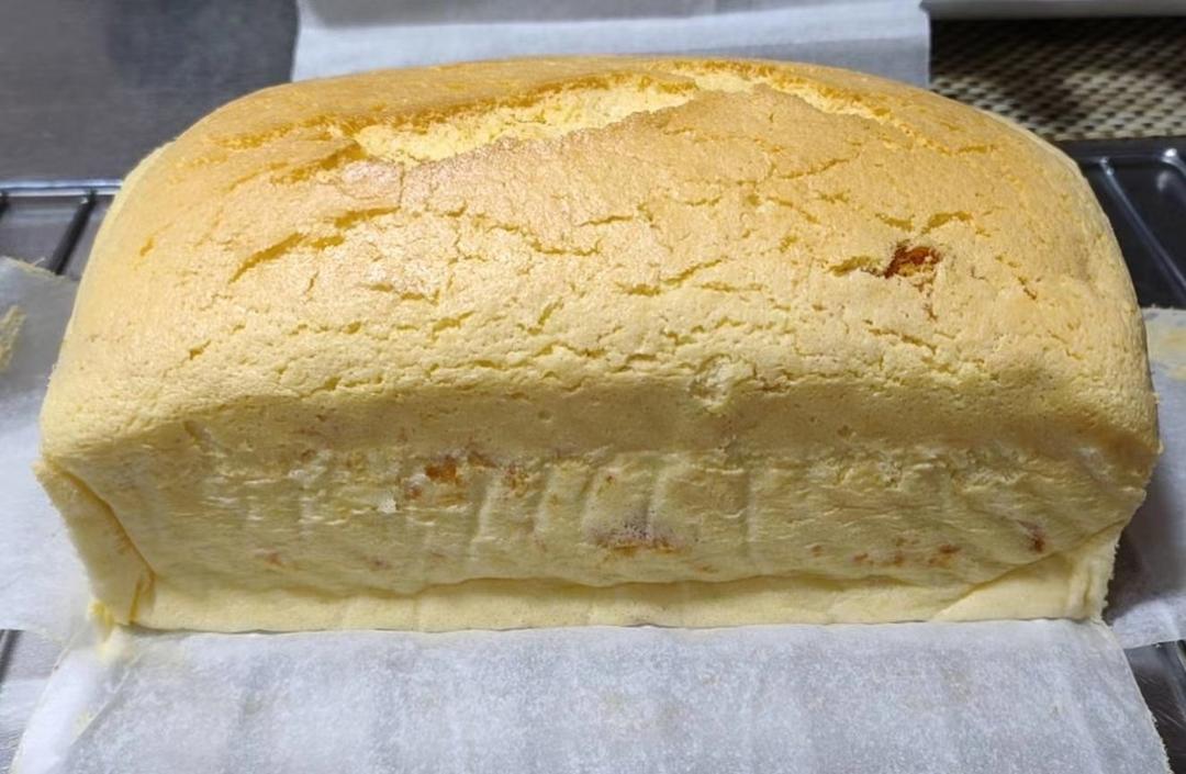 咸蛋黄肉松抖臀蛋糕