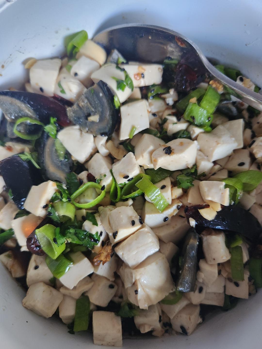 皮蛋拌豆腐