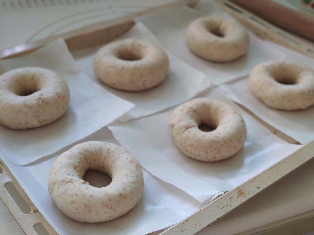 黑芝麻全麦贝果