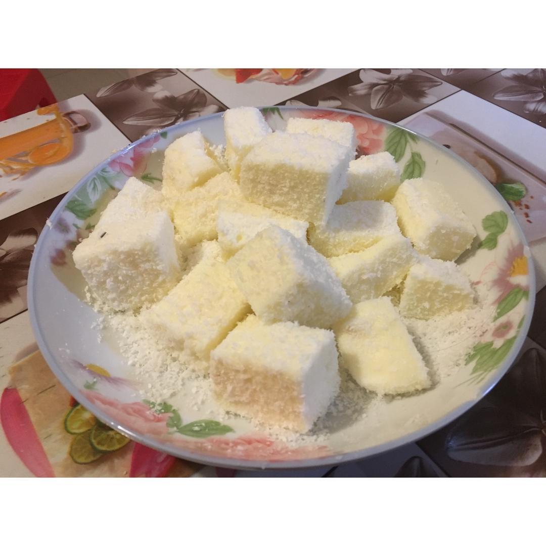 完胜85度C牛奶椰丝小方