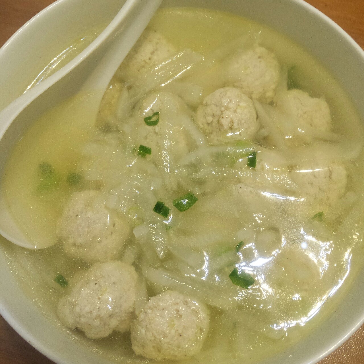 【10分钟系列】白萝卜豆腐圆子汤