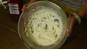 《糯米团子的厨房日记》奶黄流心月饼的做法 步骤3