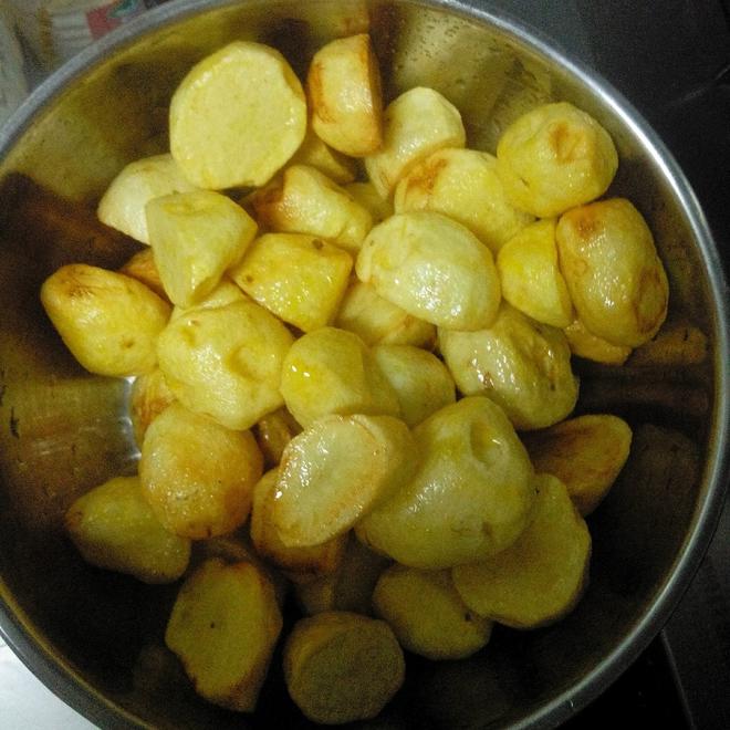 清油炸土豆块蘸辣椒面（简单又好吃）的做法