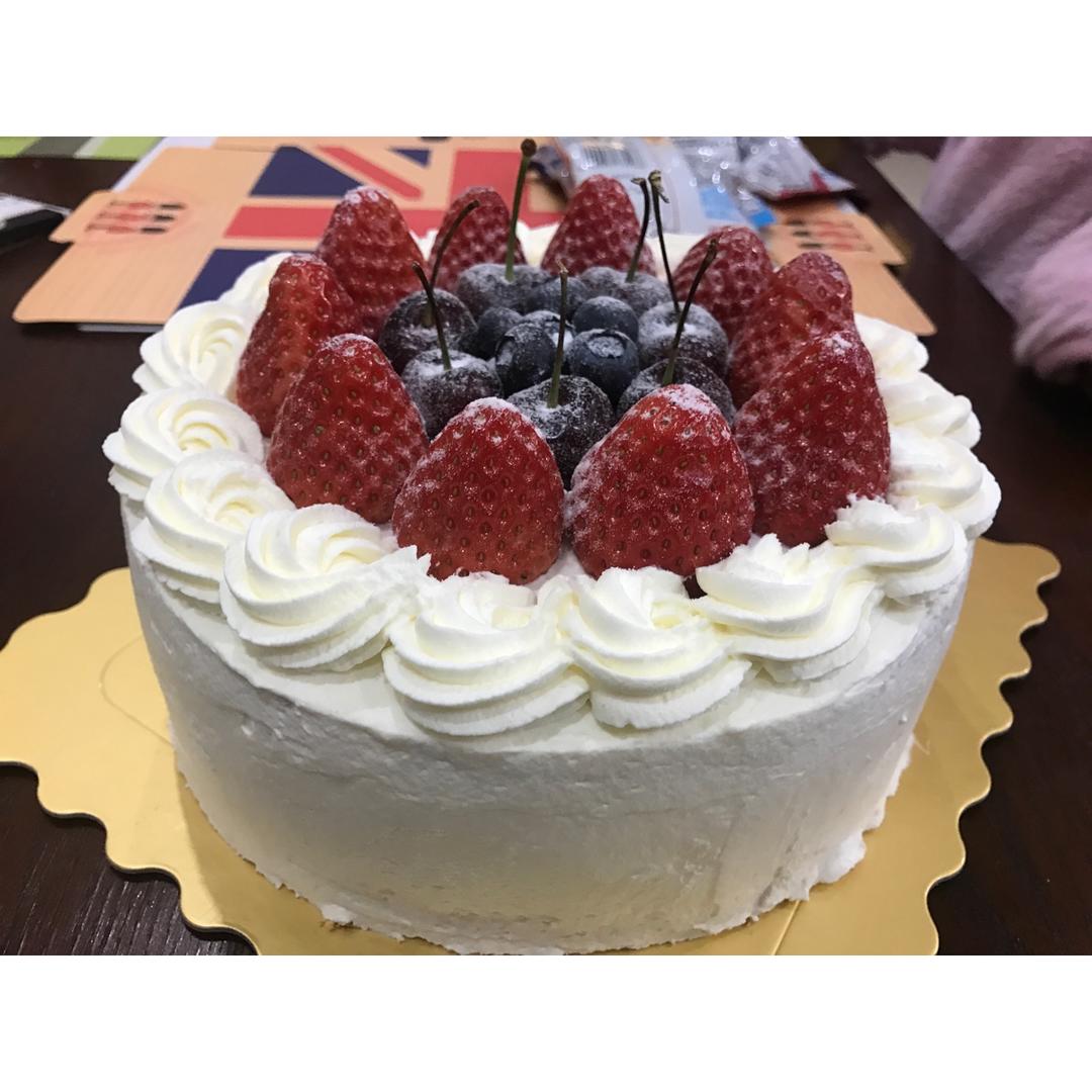 草莓淡奶油蛋糕
