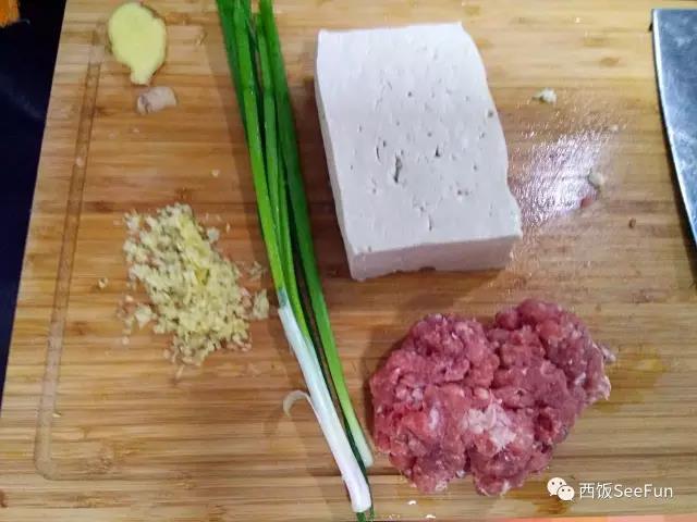 豆腐肉丸冬瓜汤的做法 步骤1