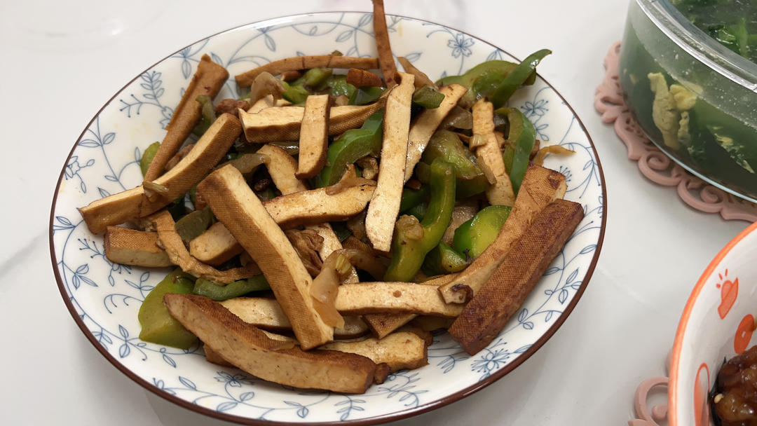 青椒香干榨菜肉丝