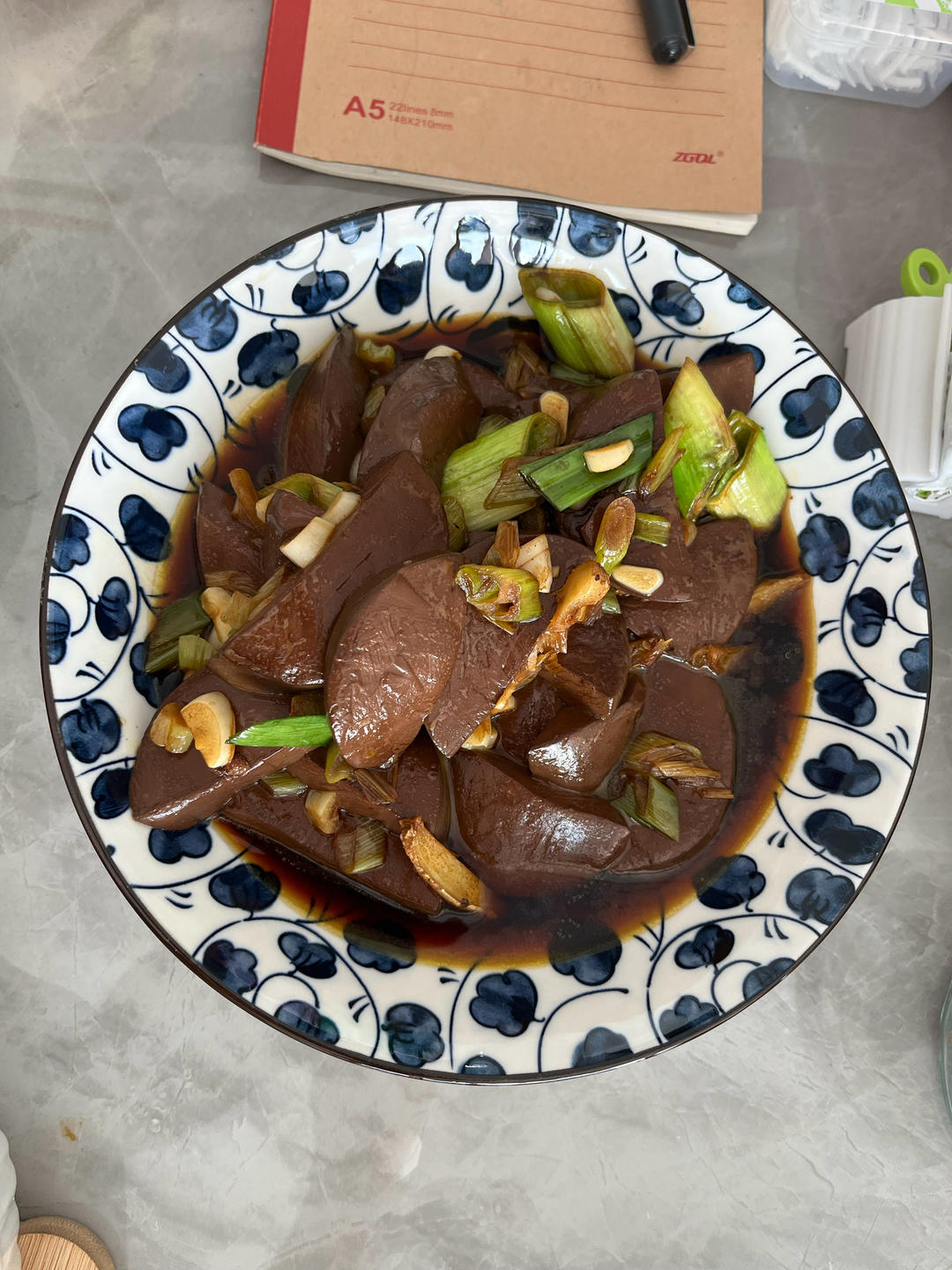 大葱冒鸭血（炒鸭血）
