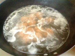 丸子菜心米线汤的做法 步骤3