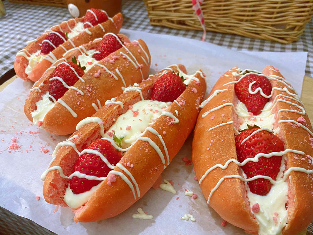 草莓🍓奥利奥魔法棒面包