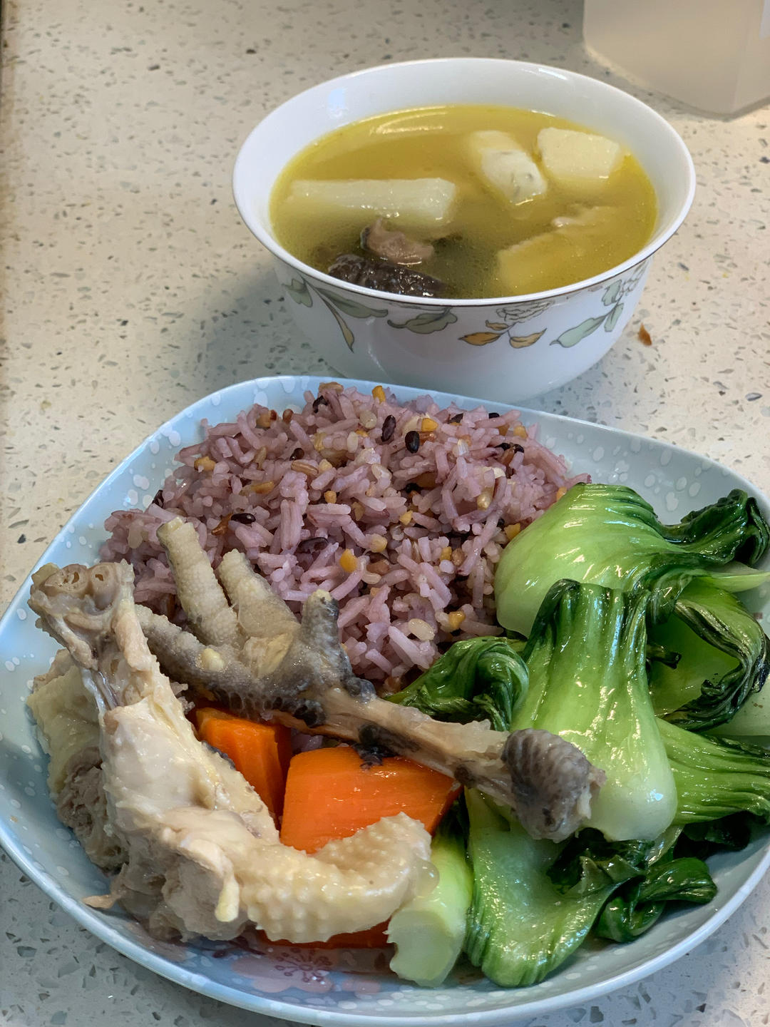 鲜美无敌：清炖鸡汤🐔