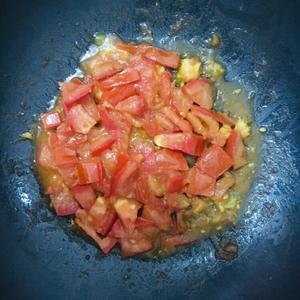 减肥减脂 | 番茄金针菇豆腐汤的做法 步骤3