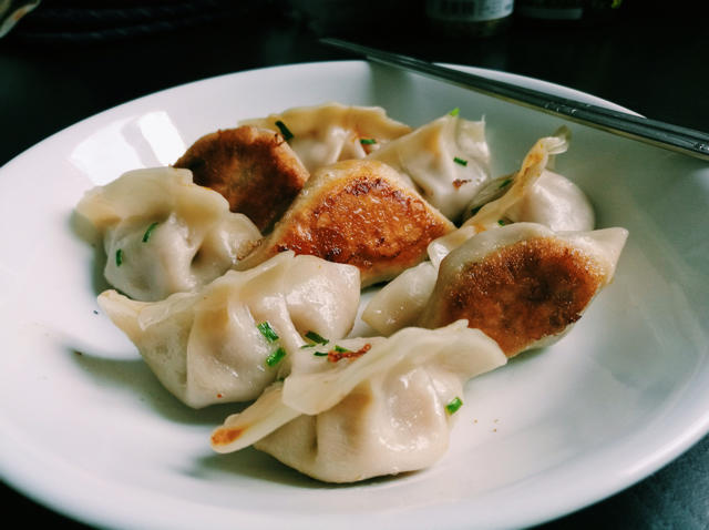 抱蛋煎饺