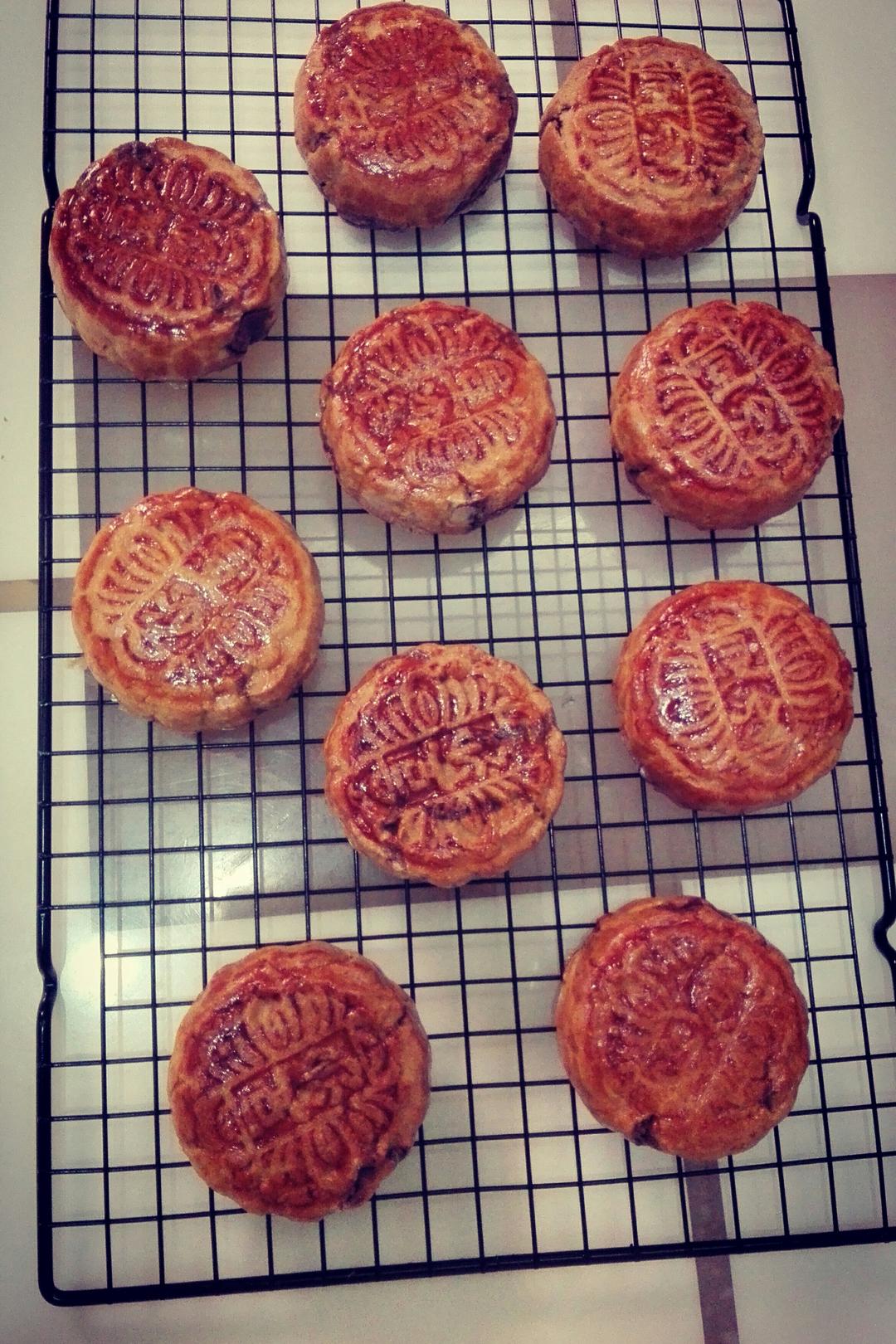 广式红豆核桃仁月饼