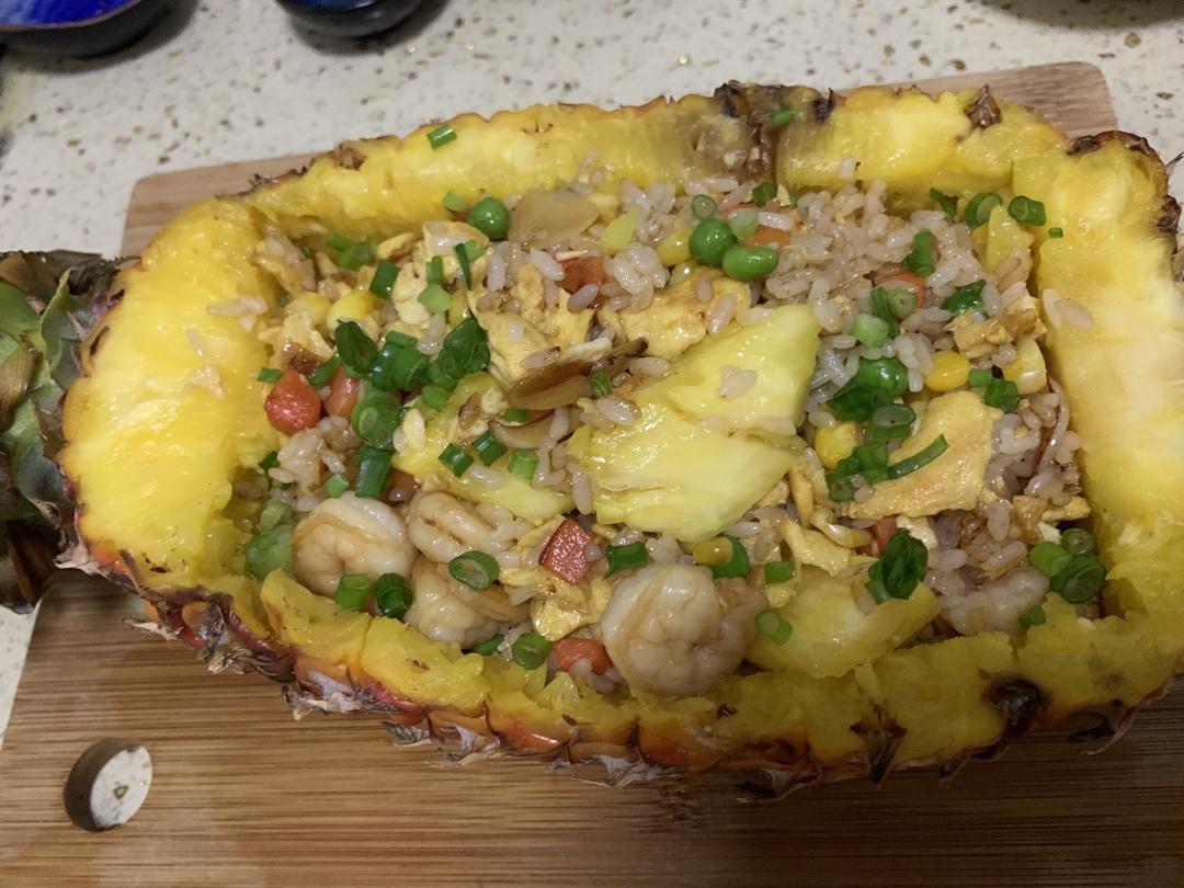虾仁菠萝炒饭