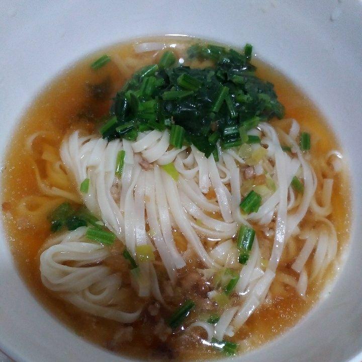 十分钟就能吃到的肉臊子面