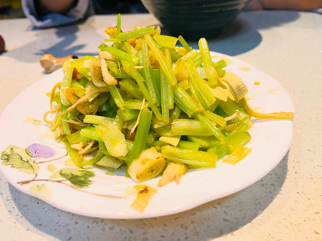 素炒芹菜