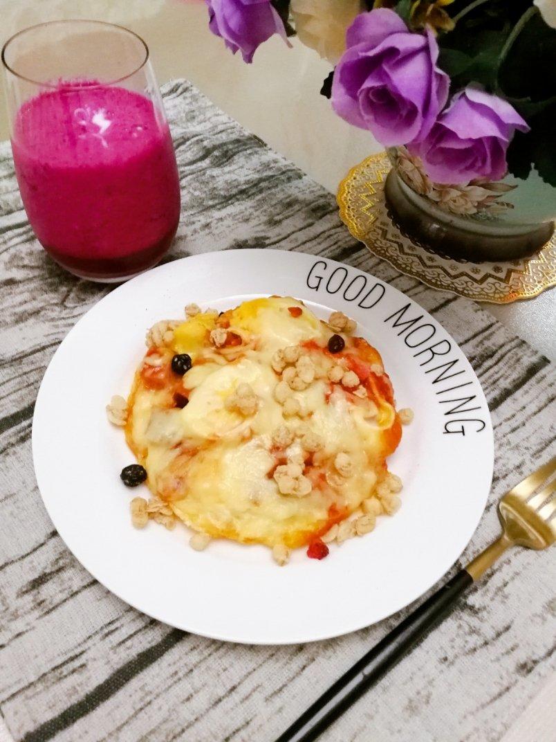 只需摆好材料去微波！惊艳全家的早餐端上桌：香肠奶酪烘蛋