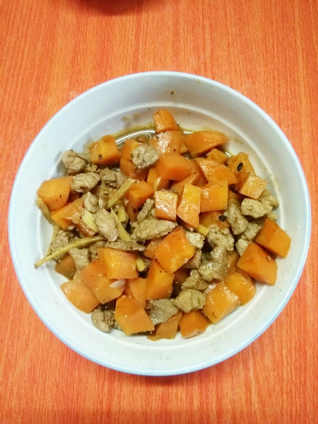 土豆胡萝卜炖猪肉