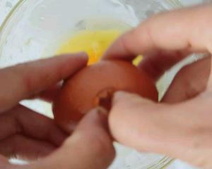 简单营养的鸡蛋卷的做法 步骤1