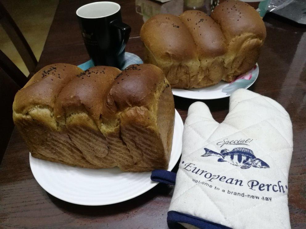 黑芝麻奶酪吐司