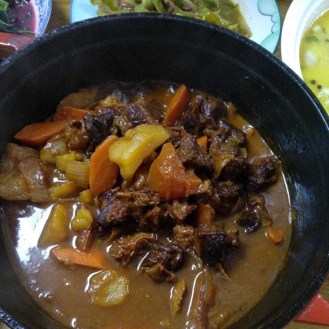 番茄土豆炖牛腩