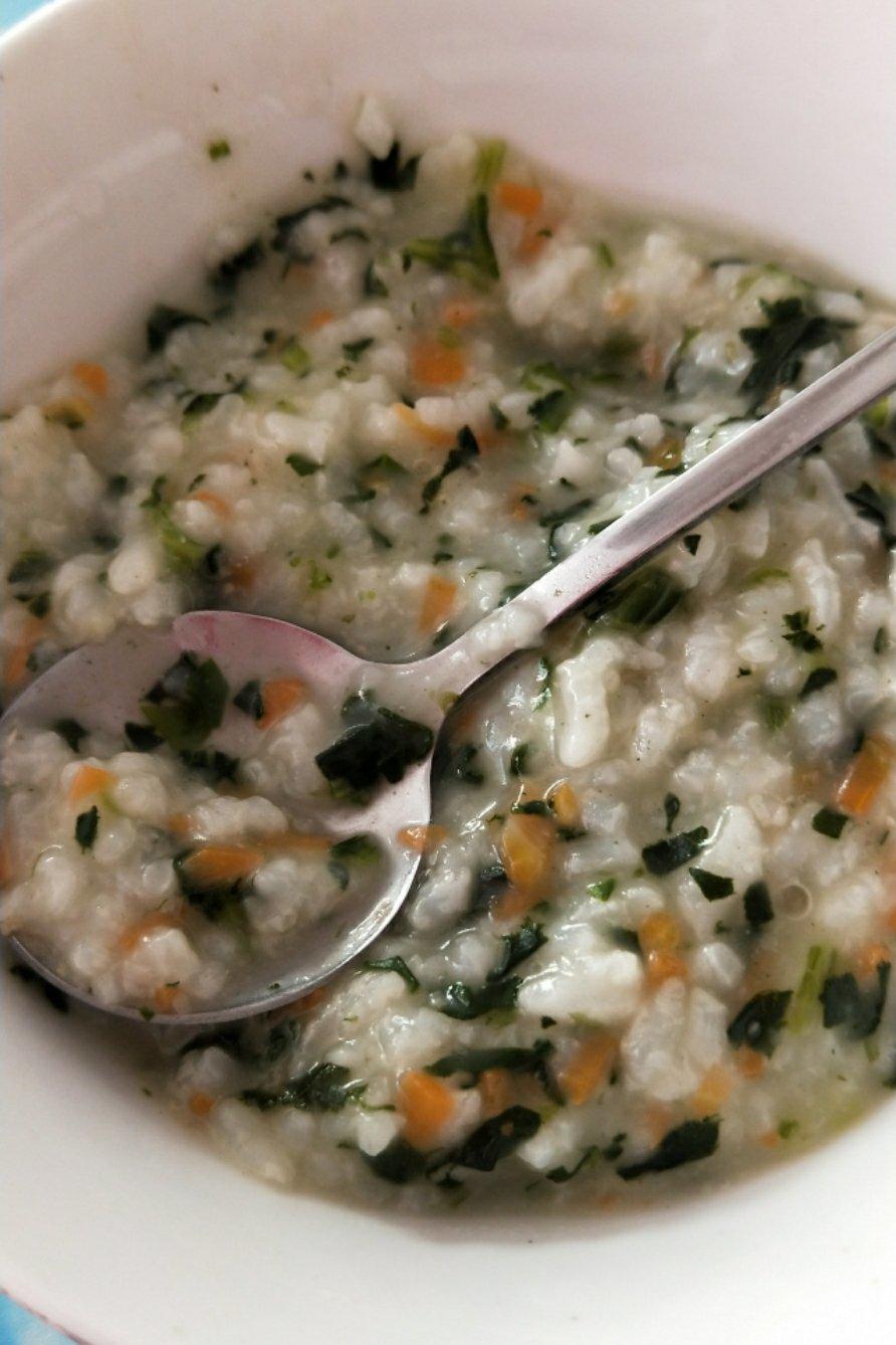 的微笑_zgx3做的补充维生素的营养粥--菠菜胡萝卜粥