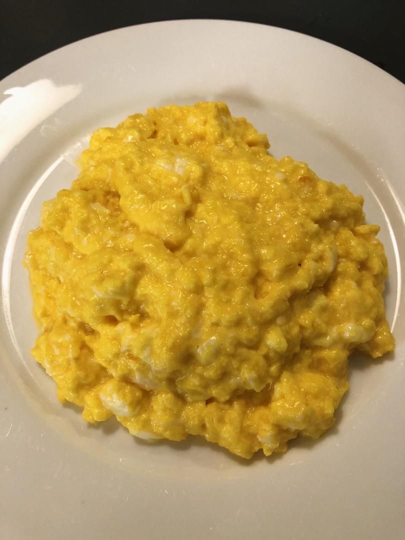 Scrambled eggs 美式炒蛋&英式炒蛋做法