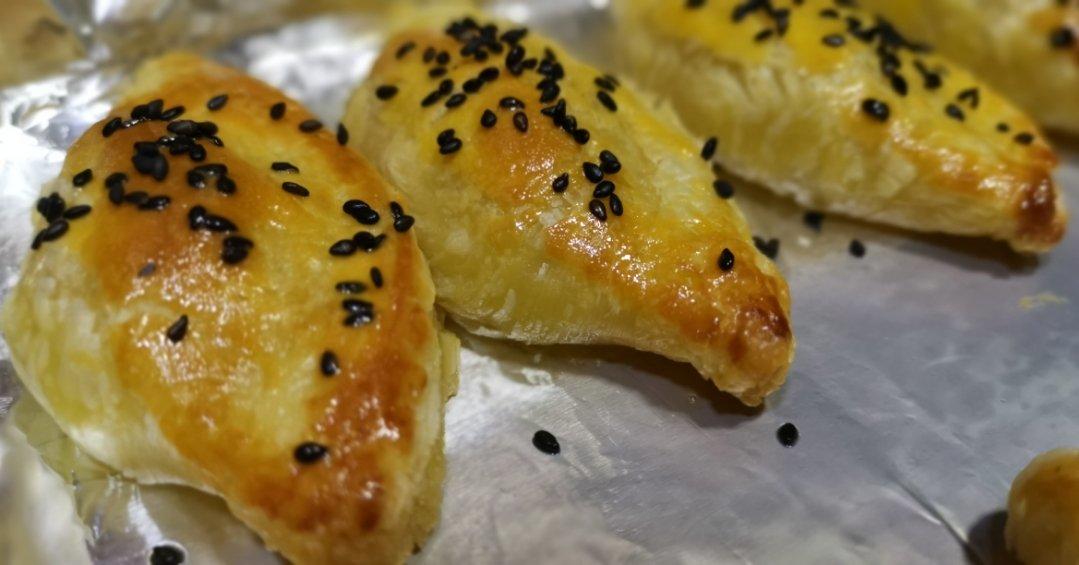 两面酥脆的快手榴莲酥(蛋挞皮版)好吃爆了！步骤详细