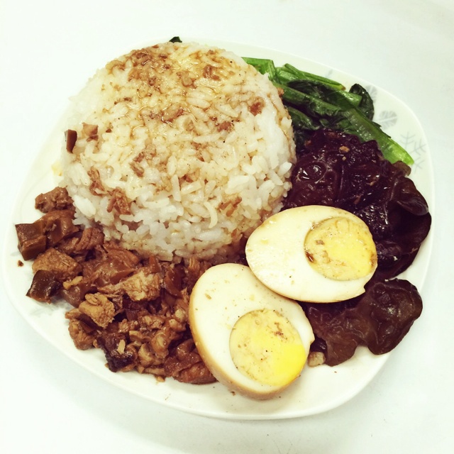 鹵肉飯