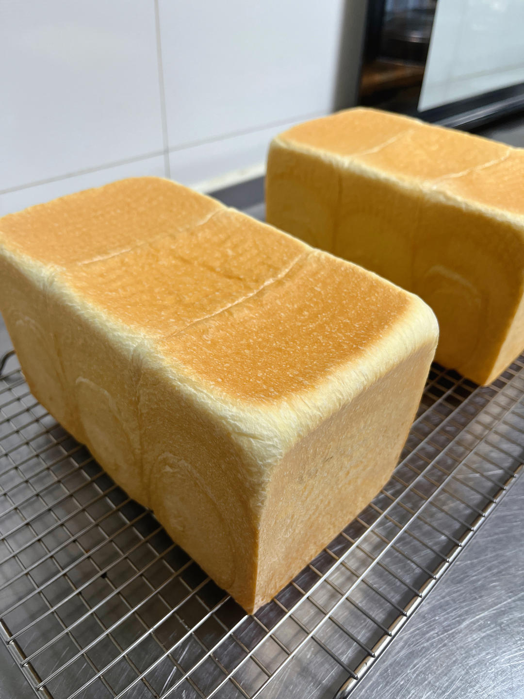 好松软好可口的“醇熟牛奶吐司”，想知道是怎么做的吗？