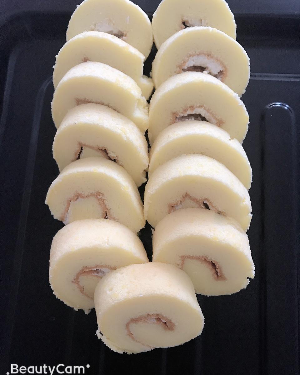 戚风奶油蛋糕卷