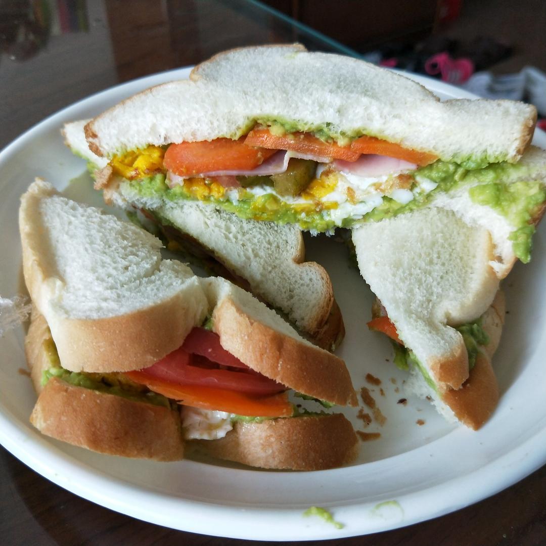 如何做超厚的沼三明治~详细tip！牛油果鸡蛋午餐肉三明治~