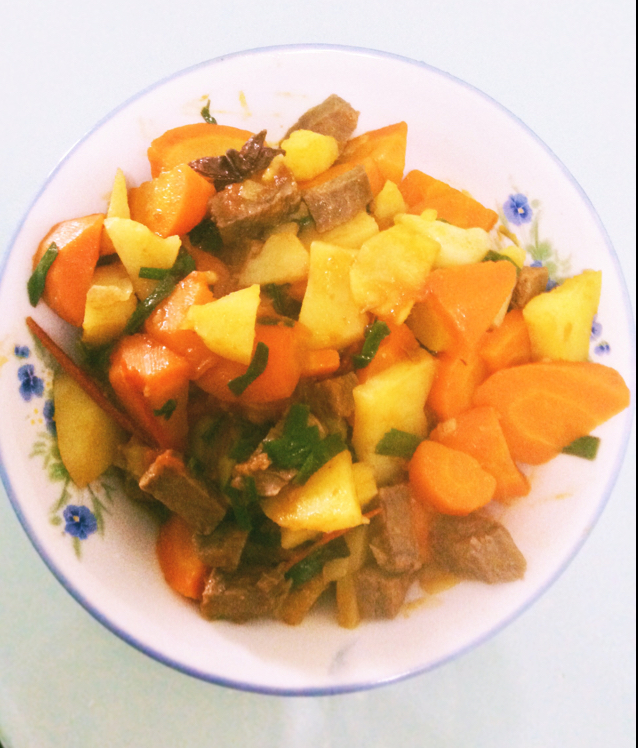 西红柿牛腩土豆