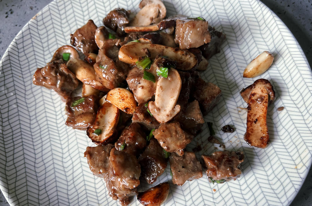黑椒蒜香牛肉粒