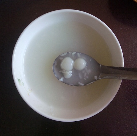 红豆酒酿圆子汤