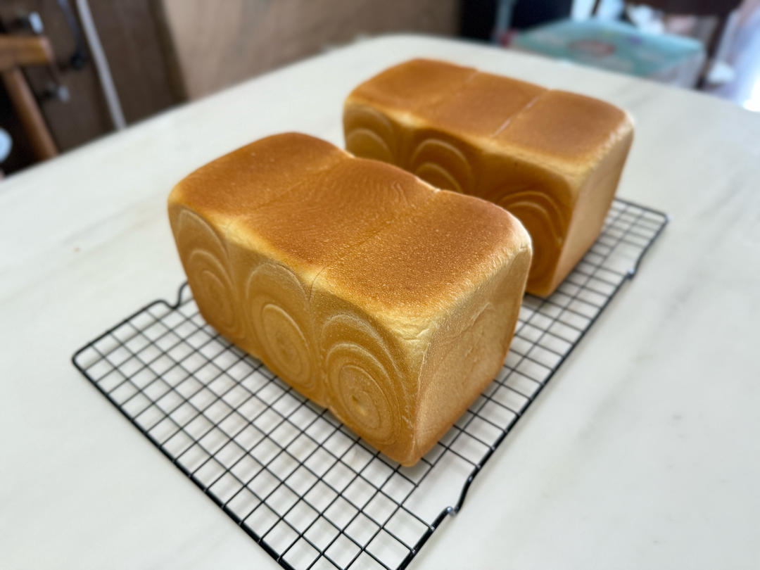 可以一层一层撕开吃的奶香手撕吐司教程！