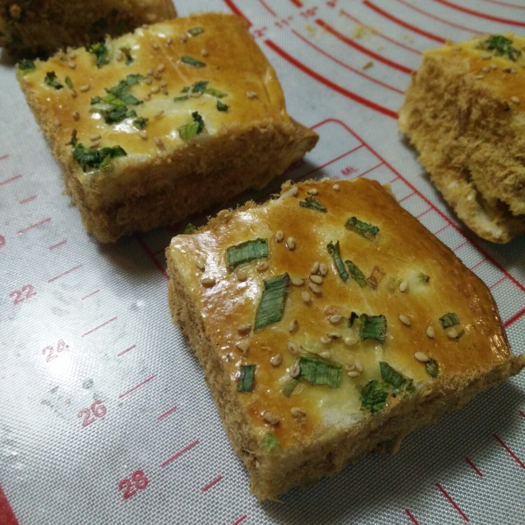 香葱肉松面包卷