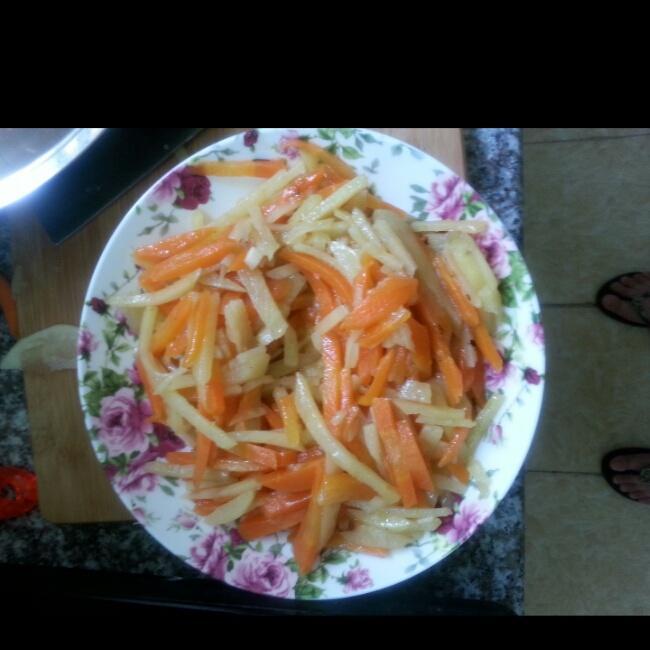 土豆萝卜丝（软香下饭版）的做法