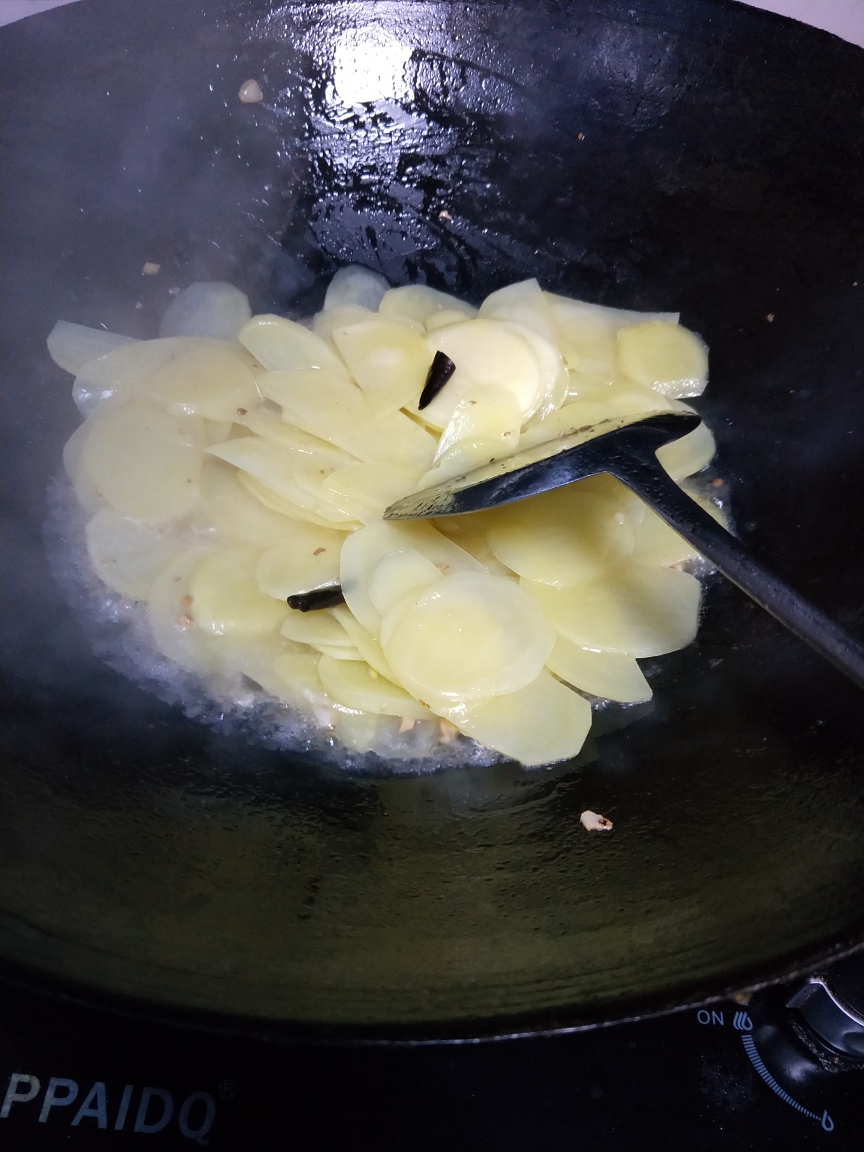 个人版清炒土豆片的做法 步骤5