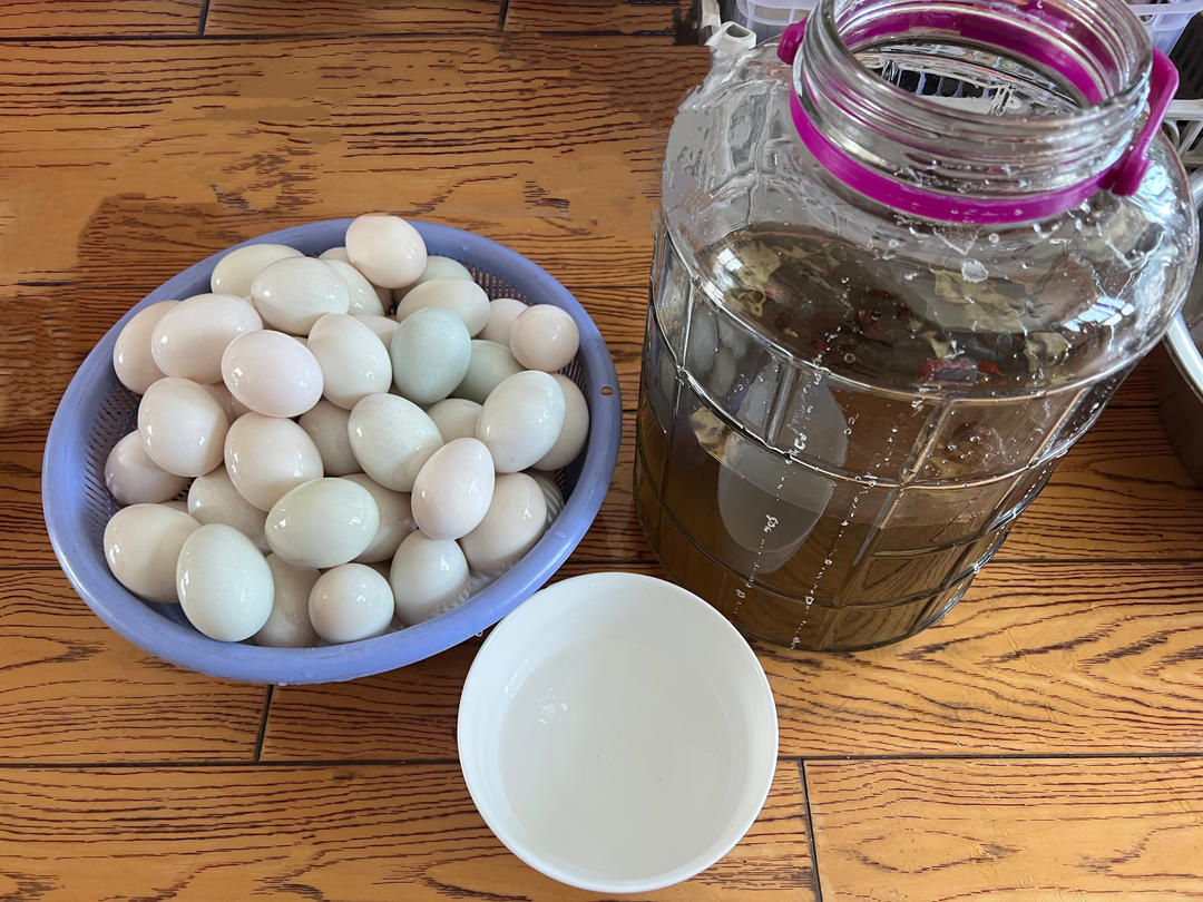 自己腌制的咸鸭蛋没有油？大厨：记住这一步保你个个留油